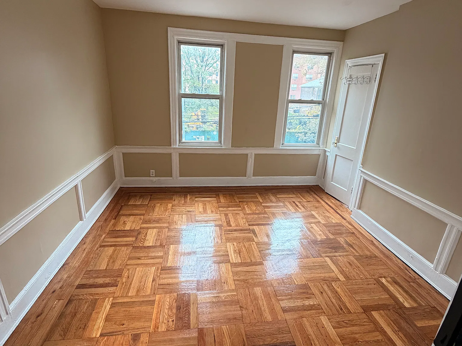 3 bed, 2600 sqft, $3,600 — Photo 1
