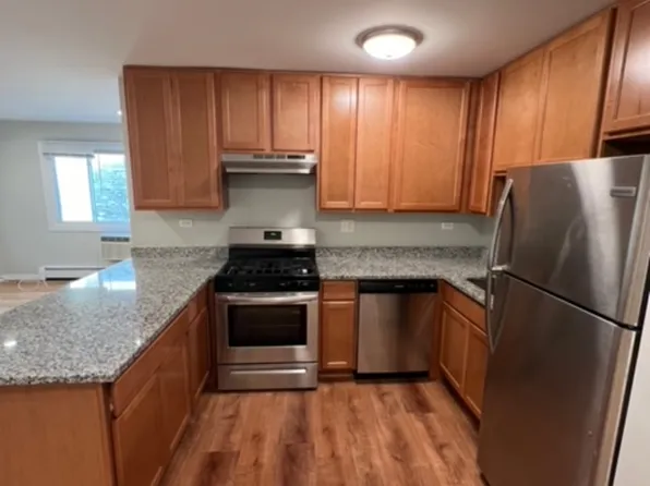 2036 W Foster Ave #B2, Chicago, IL 60625