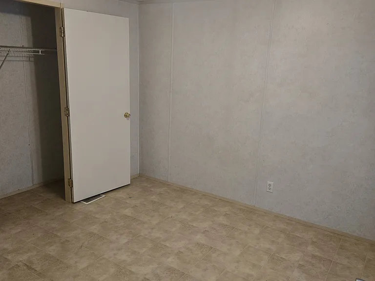 12847 Oak Rd #16 — Photo 9