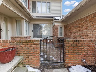 6949 Pebble Park Cir, West Bloomfield, MI, 48322