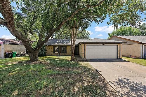 22307 Red River Dr Photo 1