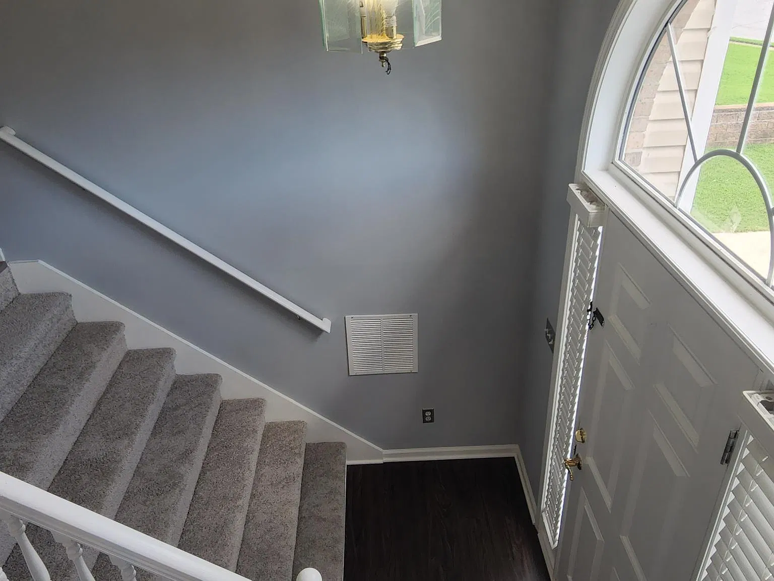 4 bed, 2072 sqft, $2,500 — Photo 2