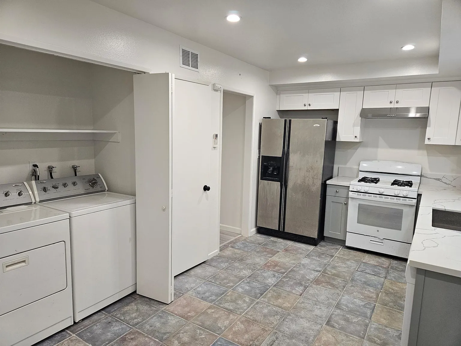 2 bed, 1.5 bath, 1000 sqft, $2,800 — Photo 1
