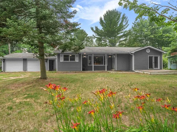 6586 Betsie River Rd, Interlochen, MI 49643