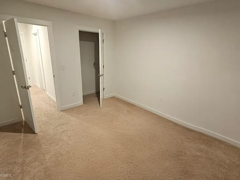 160 Magnolia Ln — Photo 3