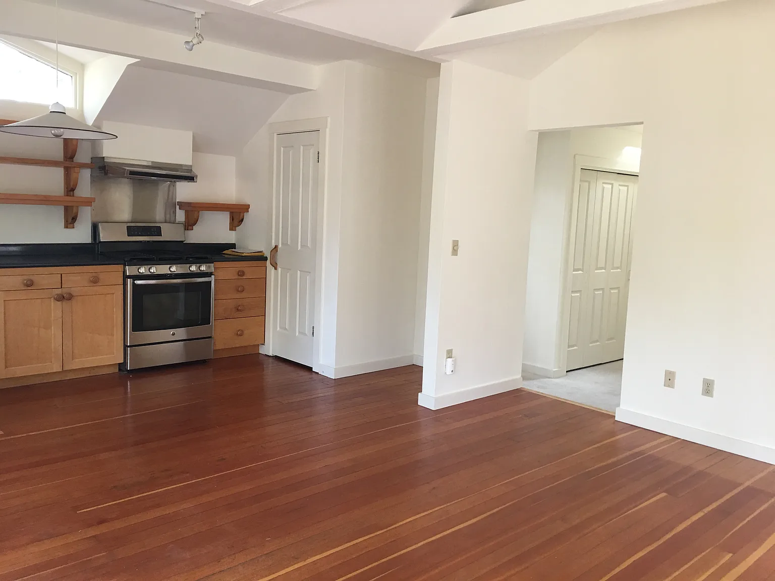 2 bed, 980 sqft, $3,350 — Photo 3