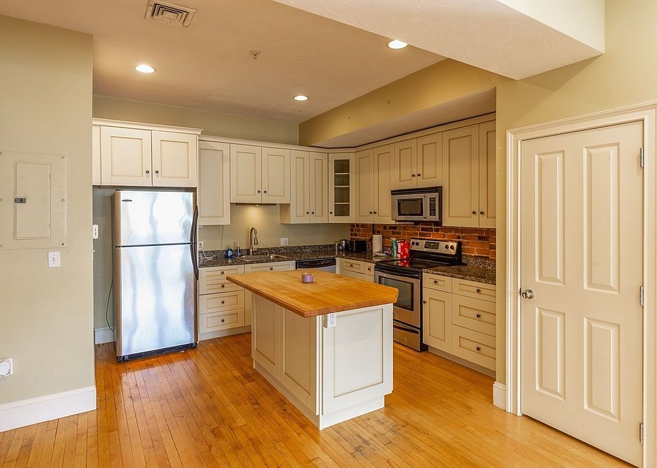 1st image of 310 Court St APT 2