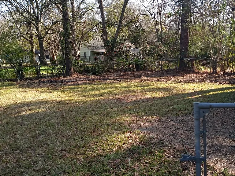 210 Eisenhower St — Photo 11