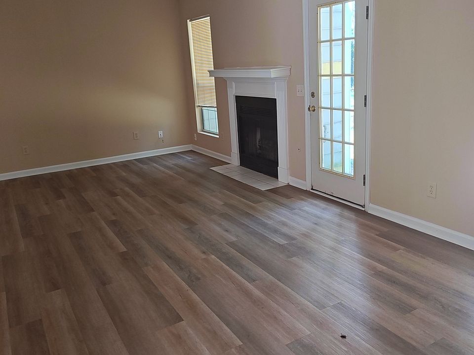 2nd image of 1814 Killarney Dr SW