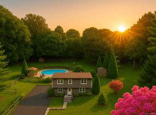 35 Kayview Ave, Bethel, CT 06801