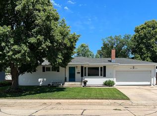 1817 Garland St, Grand Island, NE 68803