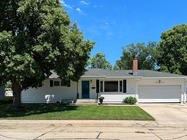 1817 Garland St, Grand Island, NE 68803