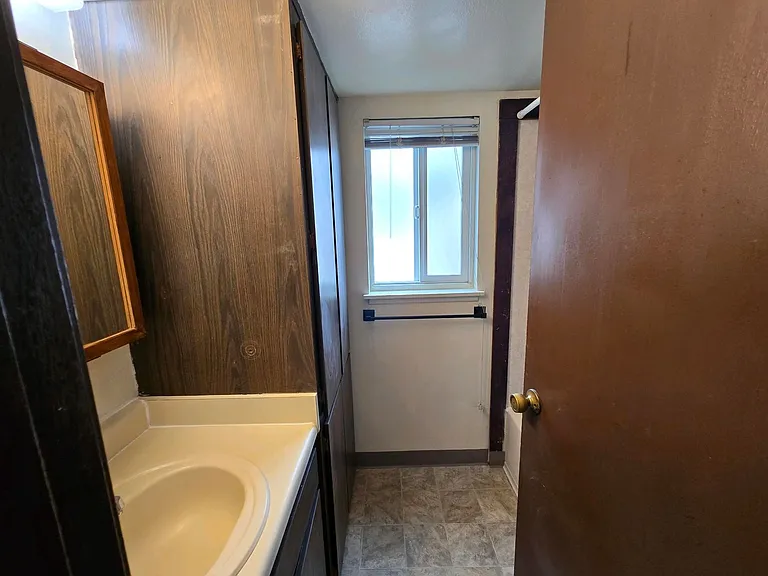 2125-2145 NW Highland Dr — Photo 20