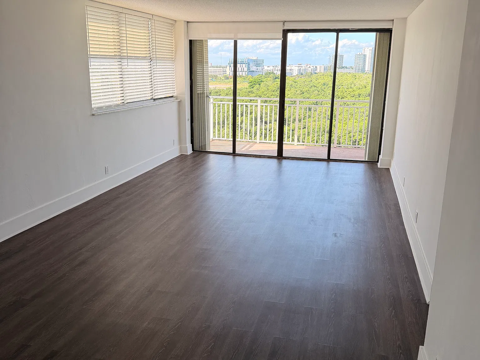 2 bed, 1190 sqft, $2,800 — Photo 3