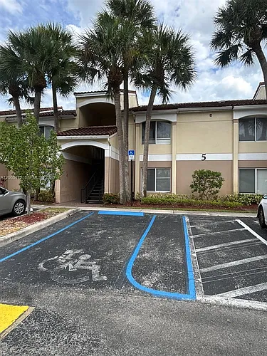 815 W Boynton Beach Blvd Photo 1