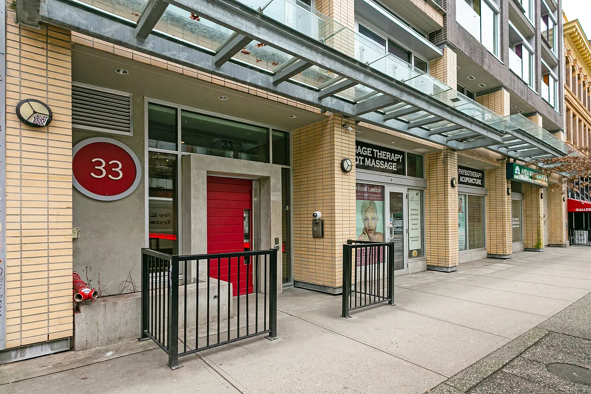 Building Photo - 33 W Pender St #508