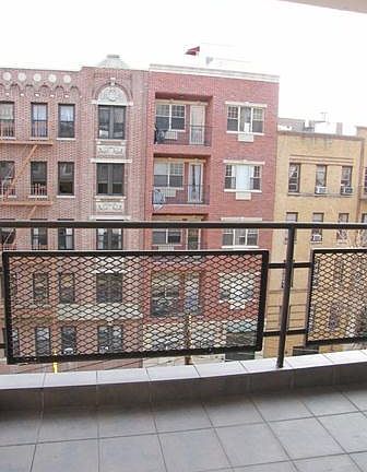 4th image of 3044 29th St APT 5J