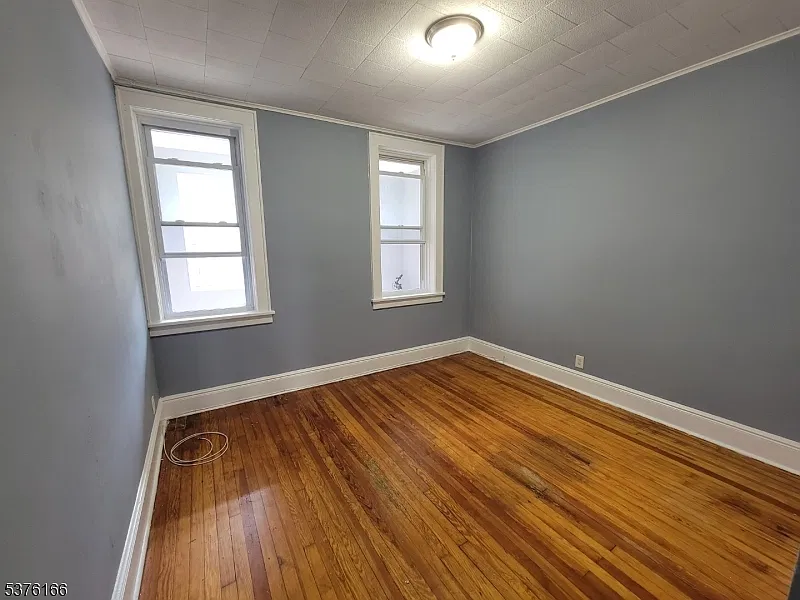 3 bed, 1.0 bath, $2,200 — Photo 4