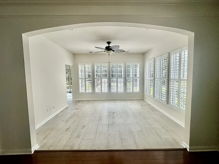 120 Spring Beauty Dr — Photo 11