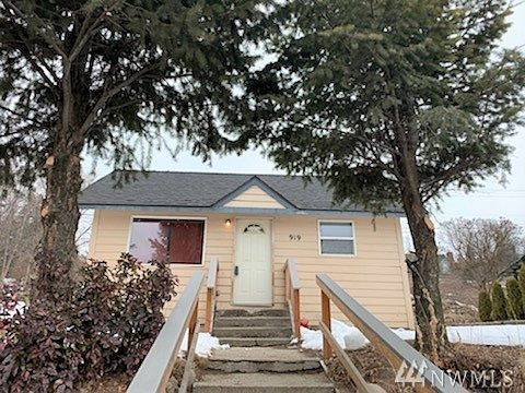 1st image of 919 2nd Ave N