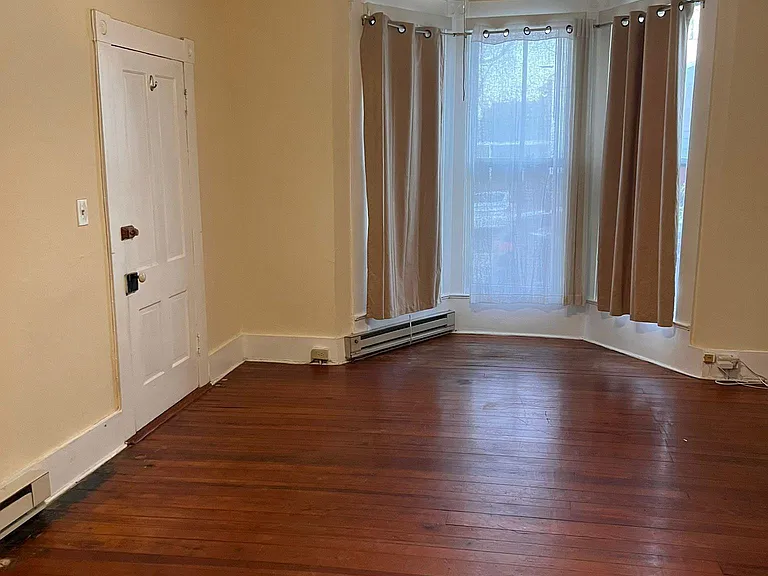103 N King St #1 — Photo 3
