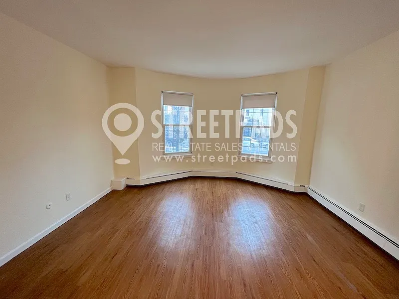 Studio, $1,900 — Photo 2