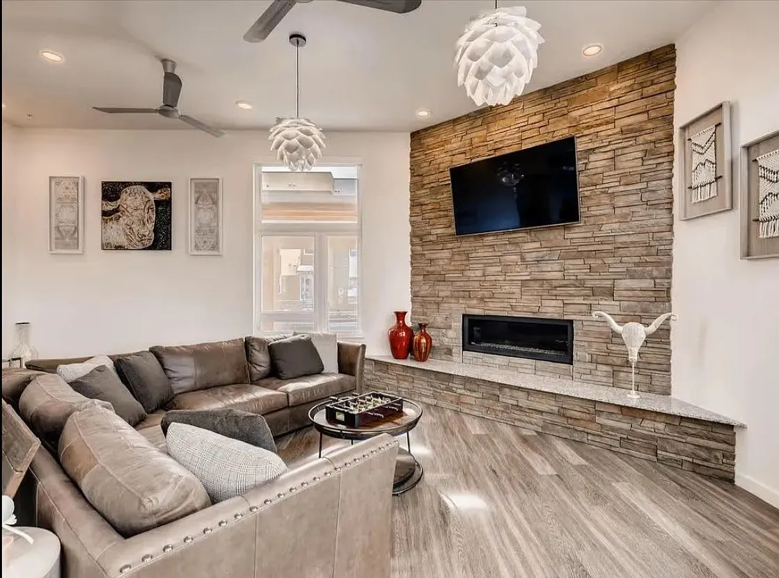 Del Corazon Apartments — Photo 3