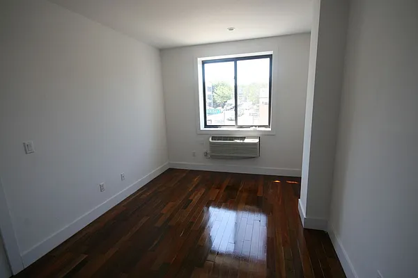 Rented by Makover Group Inc | media 6