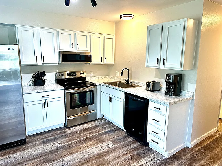 8205 Scenic Highway C #C — Photo 10