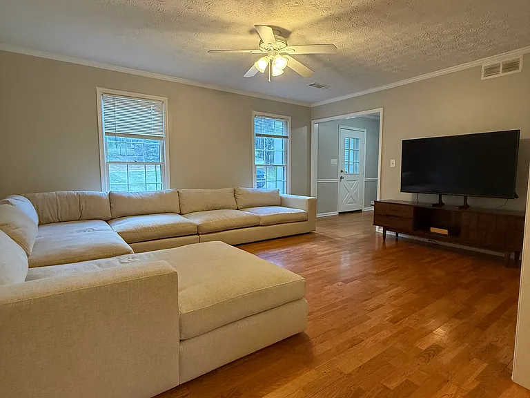 4500 Woodlawn Lake Dr — Photo 15
