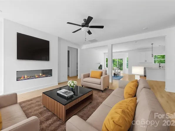 13109 Homewood Dr, Charlotte, NC 28262