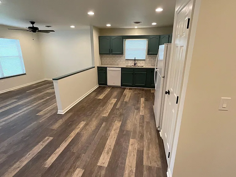 947 Nichols Rd — Photo 4