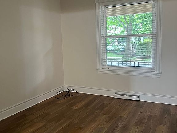 3rd image of 50 Wilson St