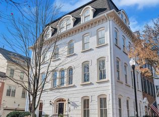 700 Rose Sq, Alexandria, VA 22314