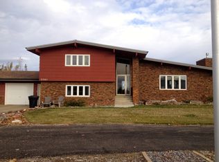 2285 9th St E, Dickinson, ND 58601