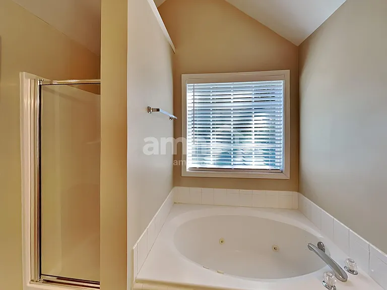 111 Lexington Parke Dr — Photo 11