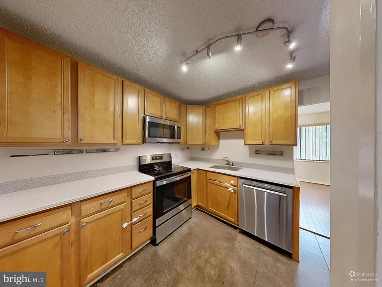 200 N Pickett St #207 — Photo 24