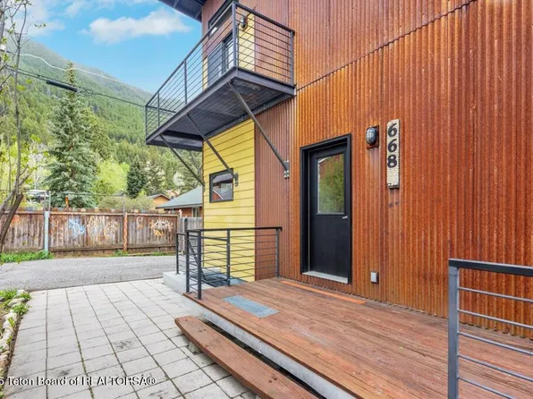 668 S Millward St, Jackson, WY 83001