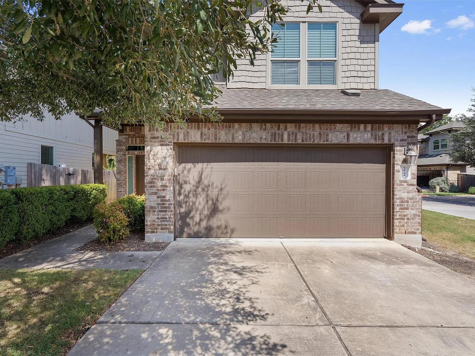 3 bed, 2.5 bath, 1759 sqft, $2,800 — Photo 2