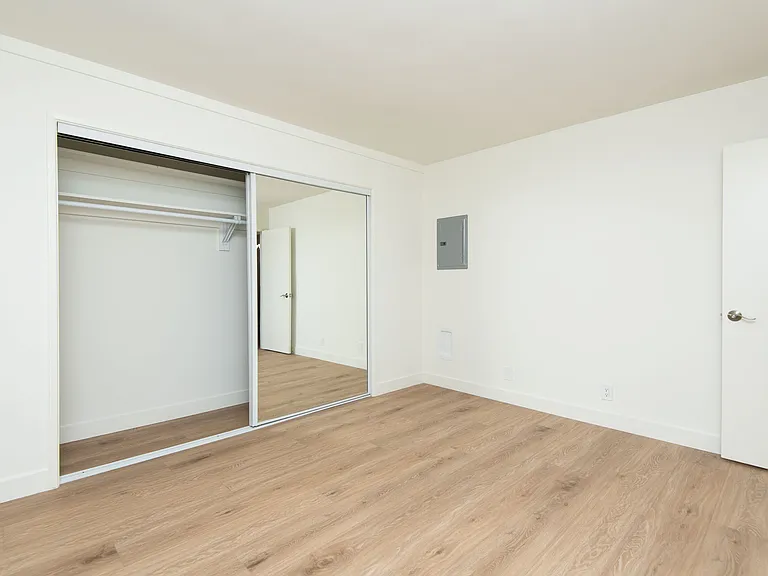 3752 Mentone Ave #5 — Photo 12