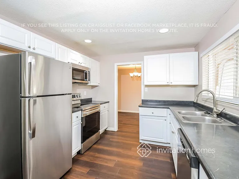 3195 Victor St — Photo 6