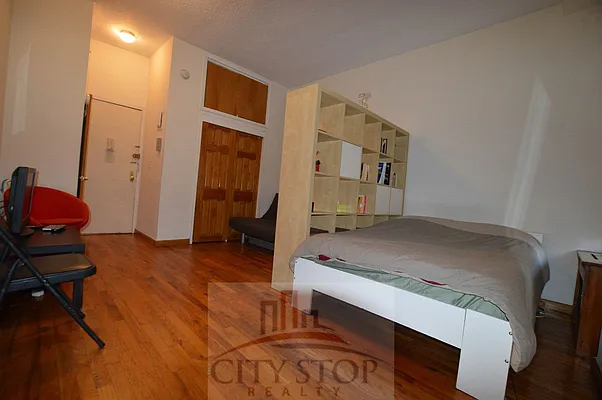 Rented by City Stop Realty | media 7