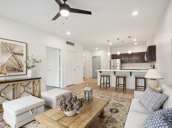 1400 SW Railroad Ave #107