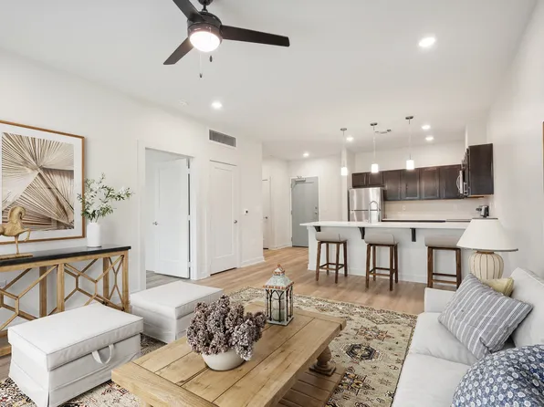 Hammond Station Apartments, 1400 SW Railroad Ave, Hammond, LA 70403