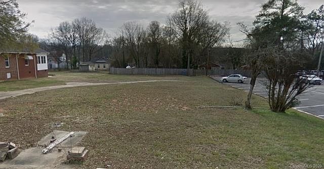 1st image of 707 W Mountain St