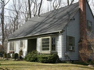 1 Welthian Ct, Warwick, RI 02818