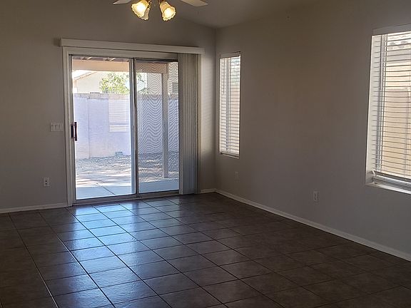 3rd image of 4554 W Laredo St