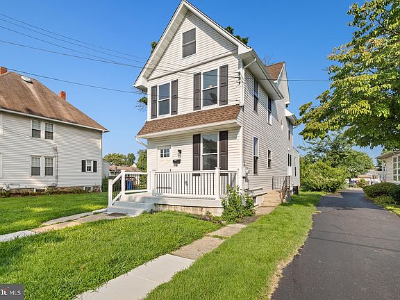 2nd image of 118 Turner St