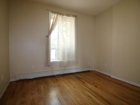5th image of 3168 38th St APT 3R