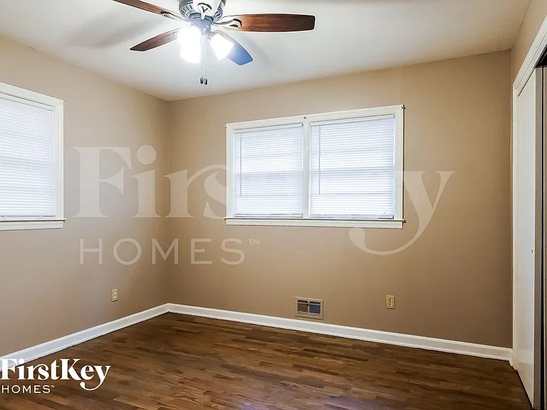4245 Springdale Cir — Photo 11
